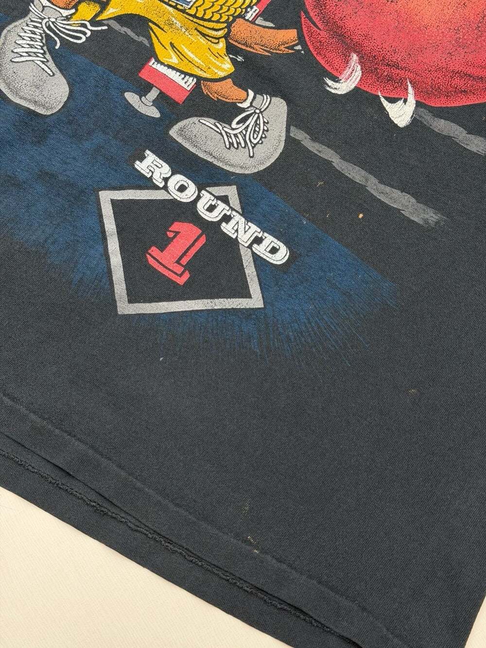 Vintage 1993 Looney Tunes Taz Tasmanian Devil Boxing Double-Sided T-Shirt XL - Picture 6 of 15